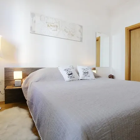 Apartman Apartment Marta *